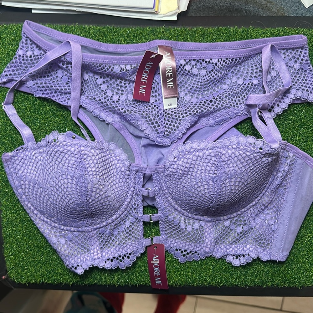 Kit ADORE ME bras and panties
